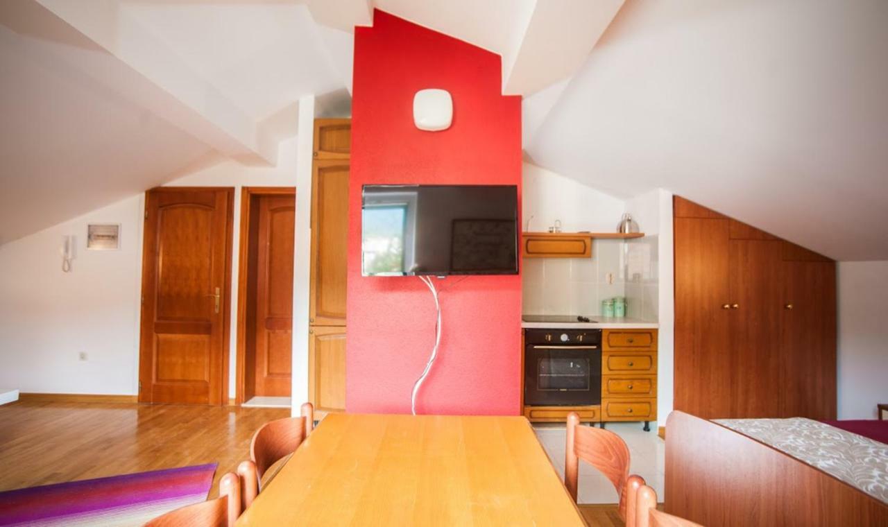 House Koloc Lägenhet Bol Exteriör bild