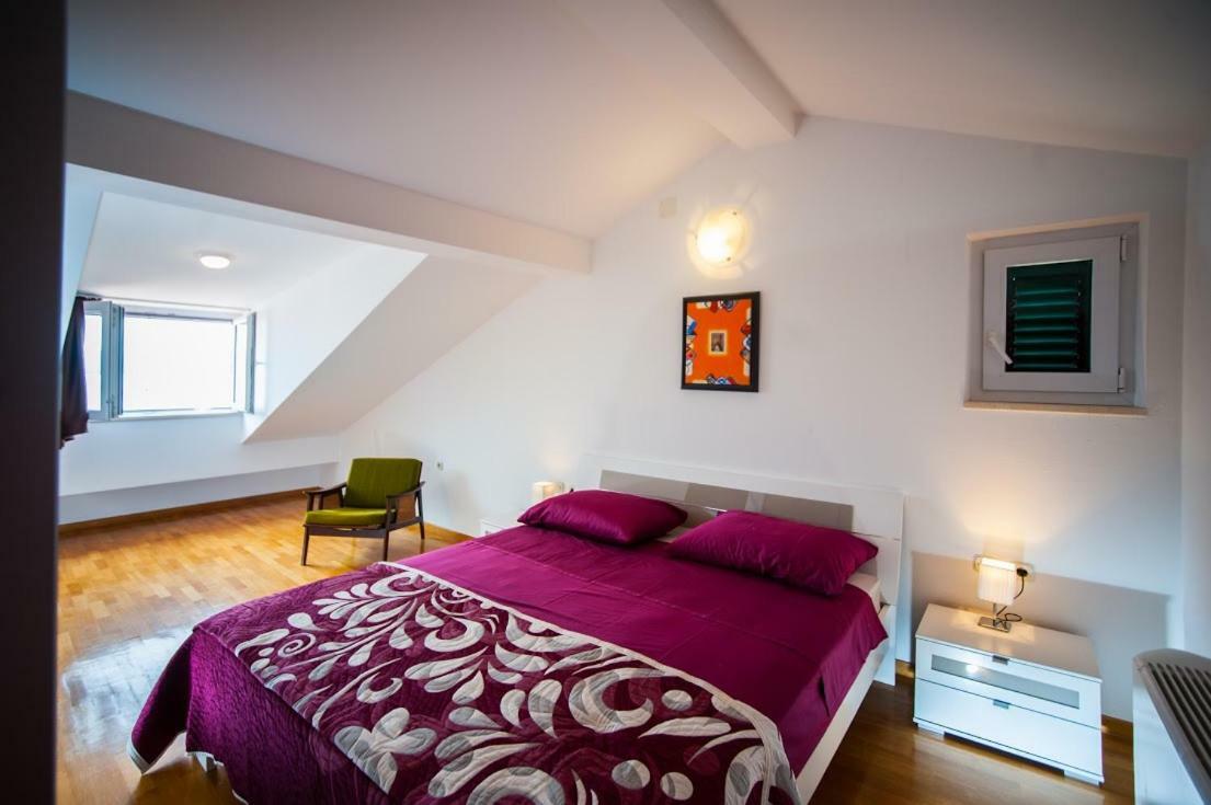 House Koloc Lägenhet Bol Exteriör bild